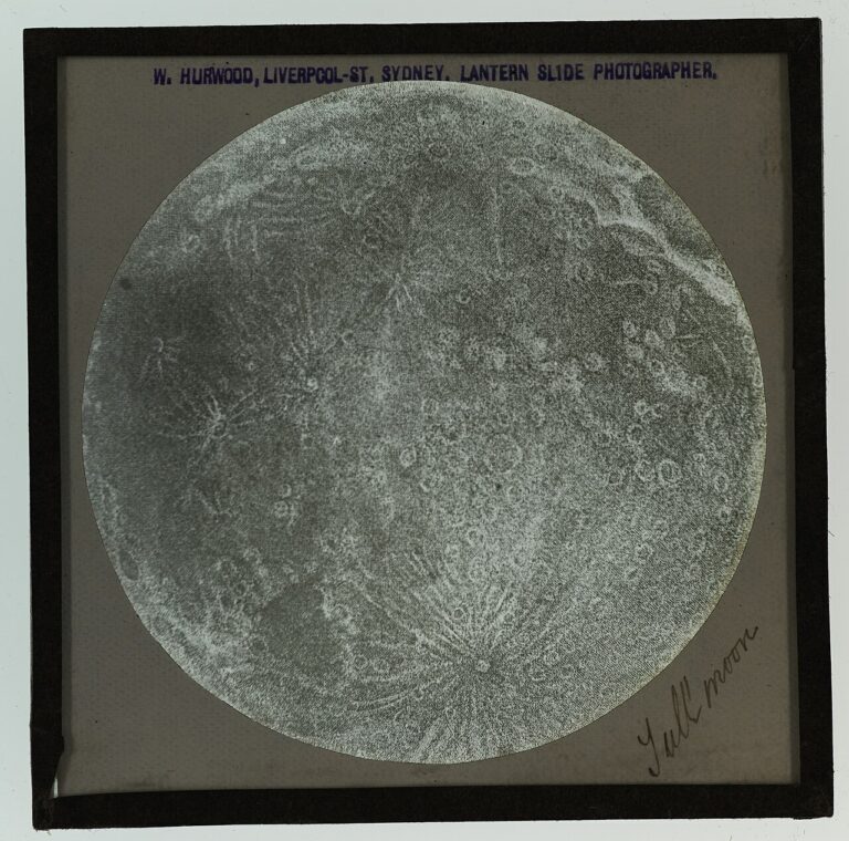 Image ancienne illustrant l’article « Séance mensuelle de projection »