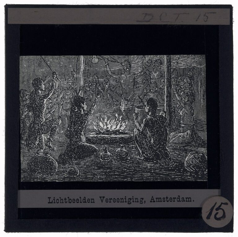 Image ancienne illustrant l’article « En - Séance de projection mensuelle du groupe Île-de-France à Charenton-le-Pont »