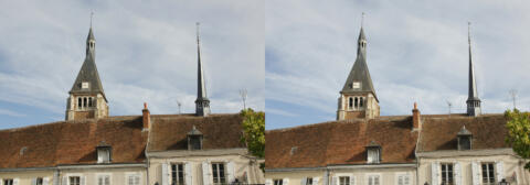 Les maisons sont serrées autour de l'église