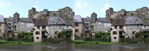 Un vrai Château en ruine au dessus du village