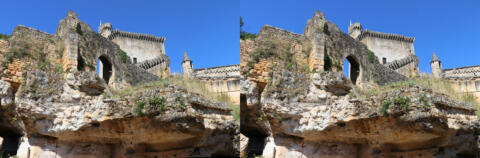 Ancien abri rocheux base de remparts