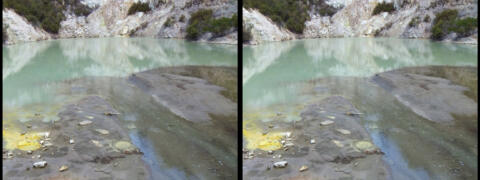 Wai-O-Tapu. Lac d'eau chaude dans un cratère.