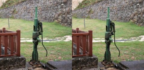 Pompe à bras à fort débattement