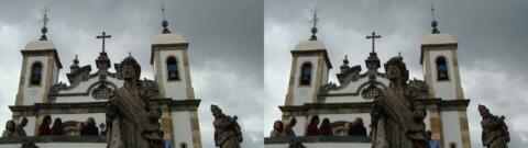l'église de Congonhas, en haut d'un parc avec des monuments religieux