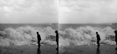 Tempête à l'Amirauté, vagues sur la jetée