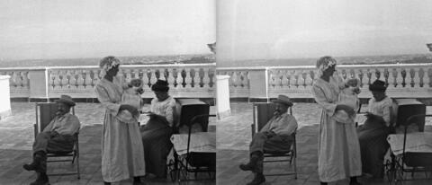 Famille sur terrasse de l'observatoire