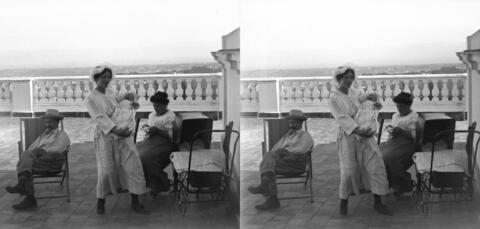 Famille sur terrasse de l'observatoire