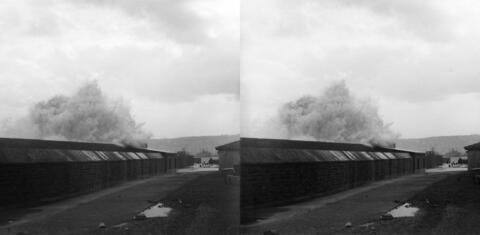 Tempête à l'Amirauté, vagues sur la jetée
