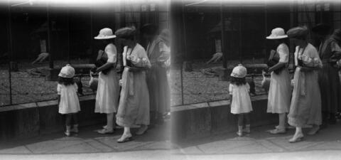 Jeannette et sa mère au jardin des plantes