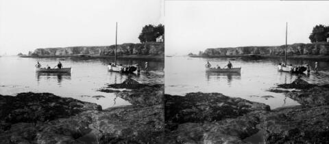 Le canot en toile, plage Pelle àPorteau