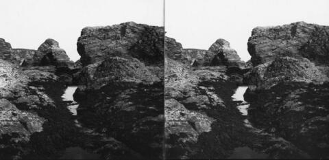 En allant sur Sion, rochers au bord de mer