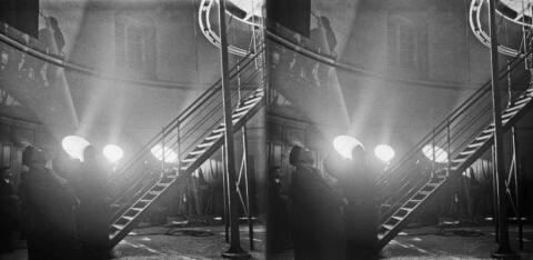 Film, projecteurs dans la grande coupole
