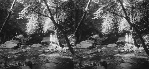 Le ruisseau avec Margueriite et Jeannette