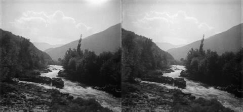 Vue du gave de Pau prise du pont