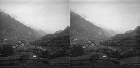 Vue de la vallée prise de la route d'Eaux-Bonnes
