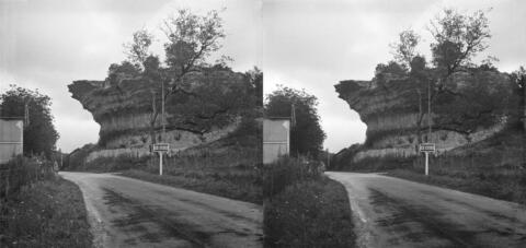 Entrée du village et rocher surplombant