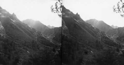 Le Sancy, les Aiguilles du Diable le soir à contreèjour