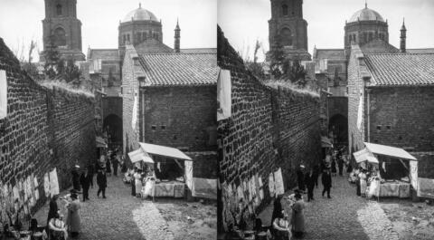 Rue du Rocher, en allant au Rocher Corneille