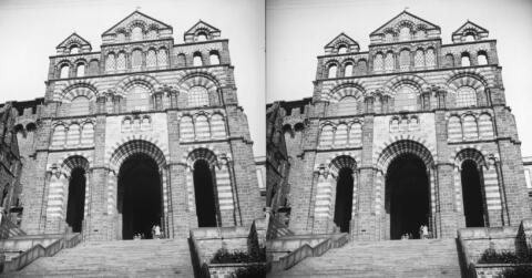 Rue des Tables, façade de la Cathédrale